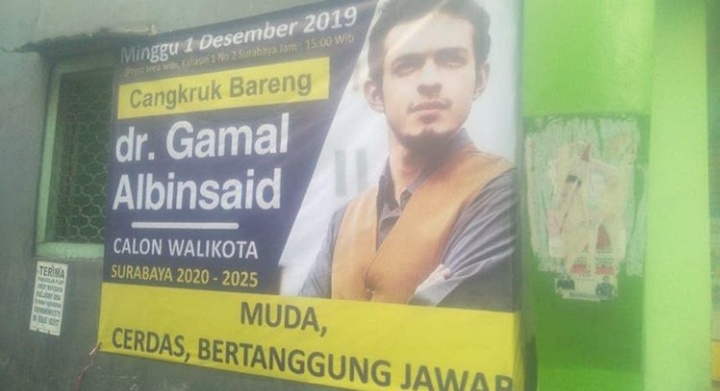 Spanduk sosialisasi Gamal Albinsaid yang ingin maju dalam pemilihan Wali Kota Surabaya. (Foto: Faiq/ngopibareng.id)
