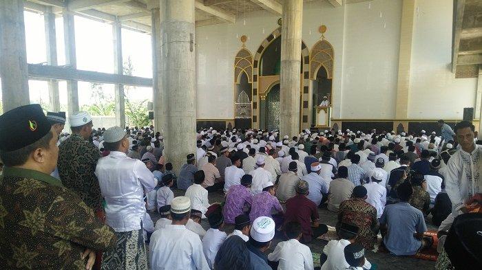 Pelaksanaan Shalat Jumat di masjid. (Foto: Istimewa)
