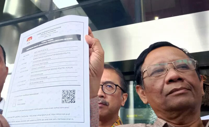 Menkopolhukam Mahfud MD melaporkan harta kekayaan ke KPK. (Foto: Ant)