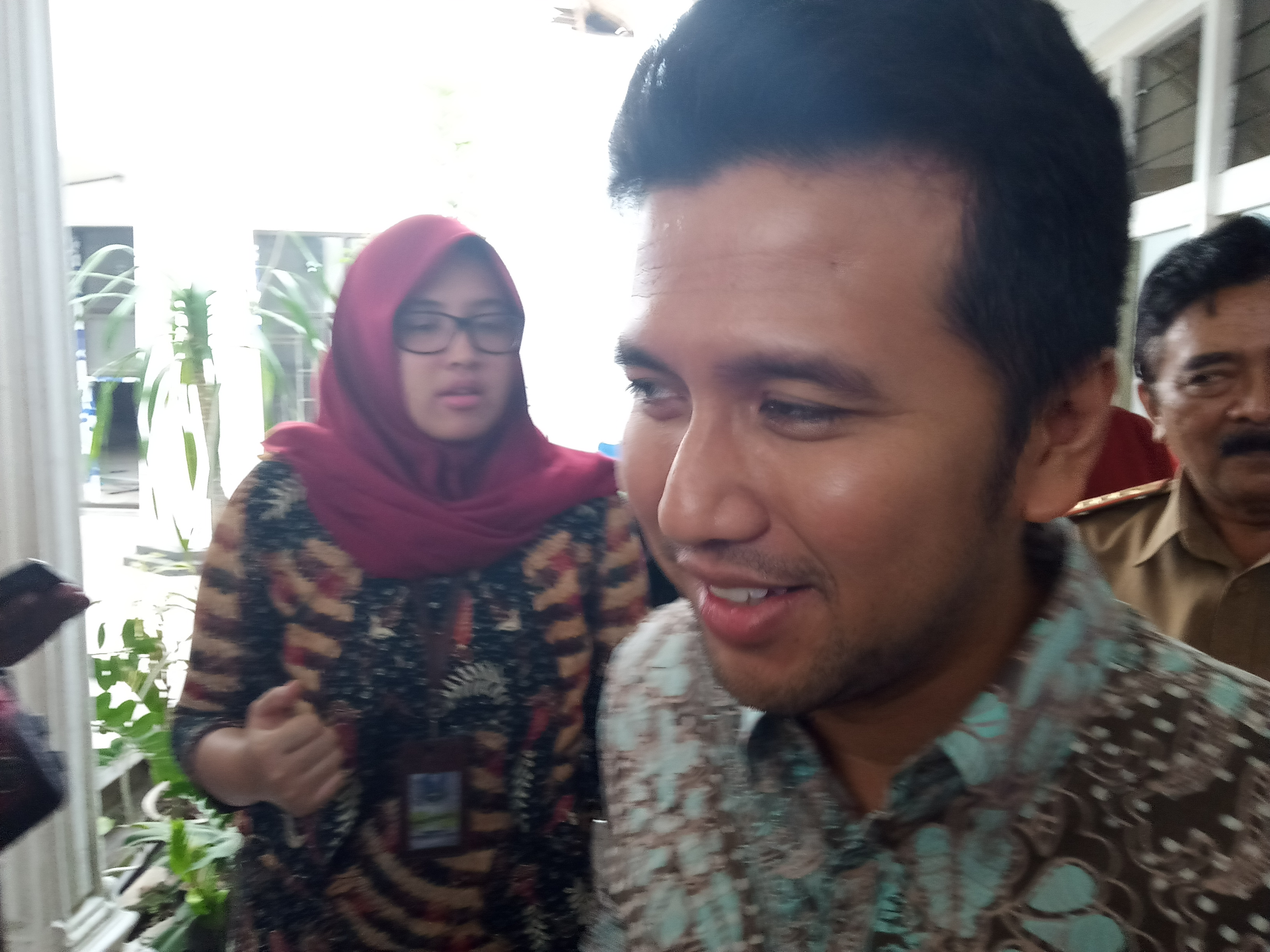 Wakil Gubernur Jawa Timur, Emil Elistianto Dardak, usai mengisi acara di Bakorwil III Malang (Theo/ngopibareng.id)