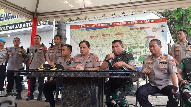 Konferensi pers Pangdam Jaya Mayjen TNI Eko Margiono bersama Kapolda Metro Jaya Irjen Gatot Eddy Pramino di Monas, Selasa 3 Desember 2019. (Foto: Istimewa)