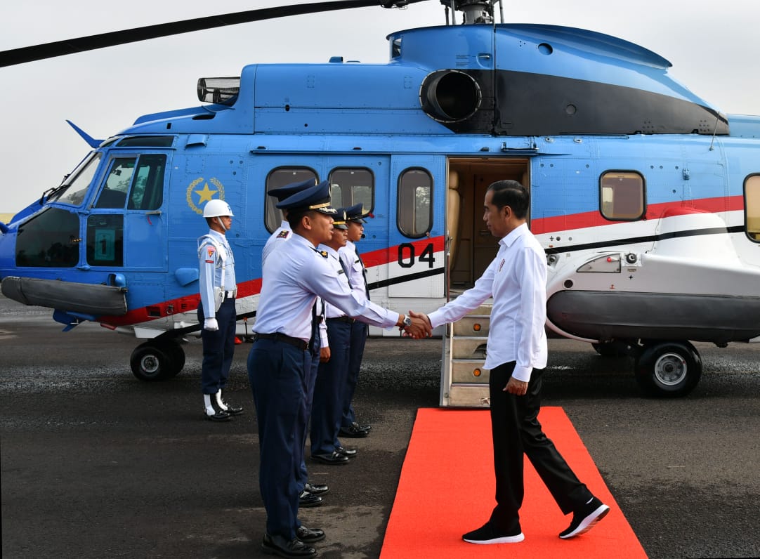Presiden Joko Widodo (Jokowi) saat meninggalkan Pangkalan TNI AU Atang Sanjaya Bogor, Jumat 6 Desember 2019. (Foto: Setpres)