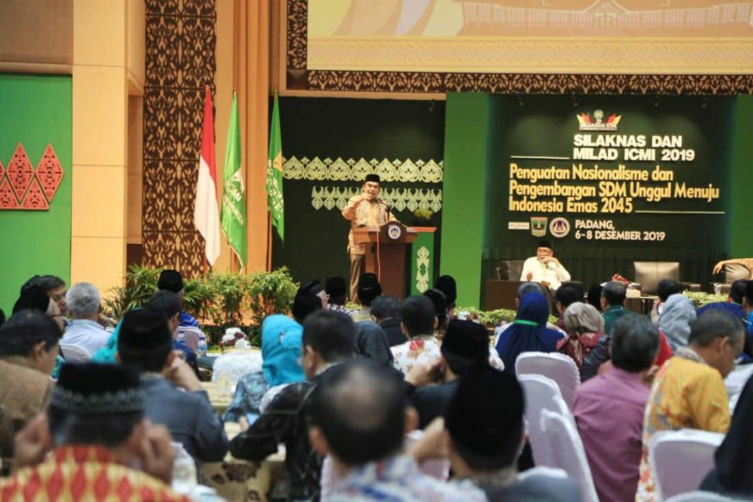 Menag Fachrul Razi, dalam acara ICMI di Auditorium Kampus Universitas Negeri Padang, Sabtu 7 Desember 2019.  (Foto: Istimewa)