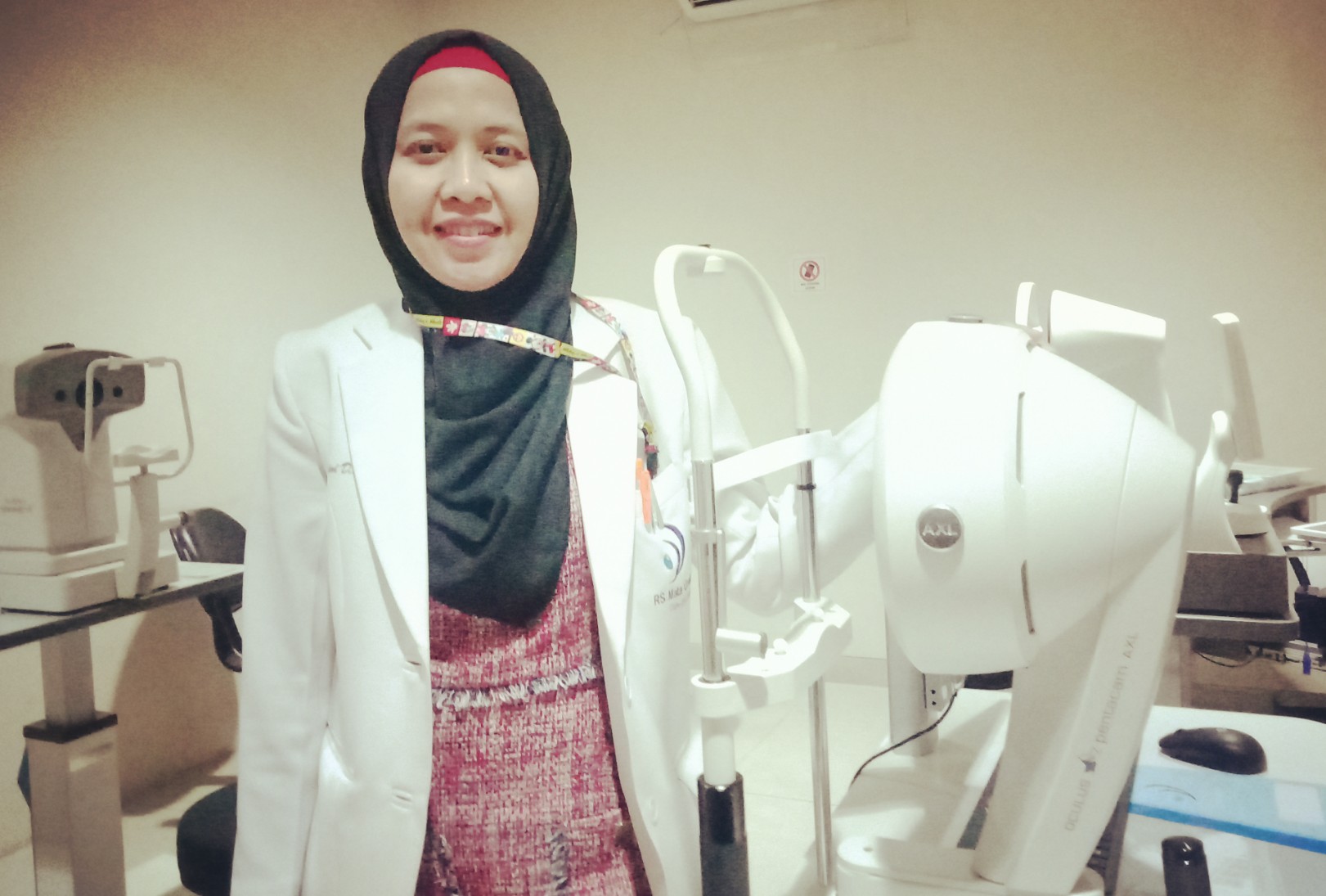 Dokter spesialis Lasik, Katarak dan Bedah kornea, dr. Dini Dharmawidiarini, Sp.M (K) Rumah Sakit Mata Undaan (RSMU) Surabaya. (Foto: Pita/ngopibareng.id)