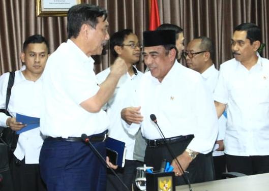 Menteri Agama Fachrul Razi mengaku sudah lama bersahabat baik dengan Menko Kemaritiman dan Investasi Luhut Binsar Panjaitan. (Foto:Kemenag)