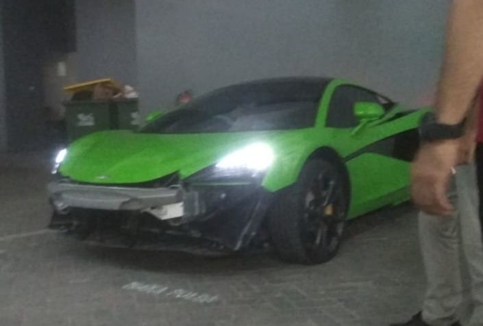 Salah satu mobil supercar yang disita di Mapolda Jatim, Surabaya, Jumat 13 Desember 2019.