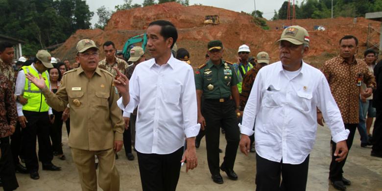 Presiden Joko Widodo dalam suatu kunjungan di daerah. (Foto: setneg)