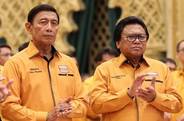 Wiranto dan Oesman Sapta Odang, saat masih mesra di partai Hanura. (Foto: Istimewa)