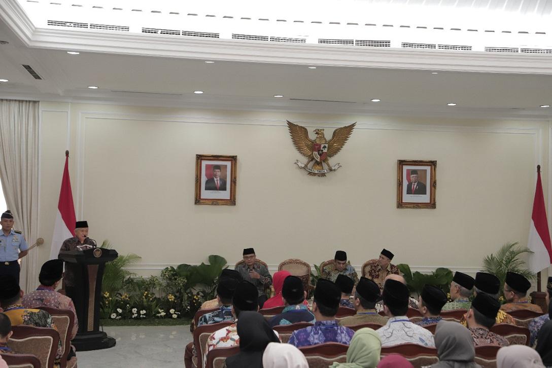 Wakil Presiden KH Ma'ruf Amin saat memberikan arahan pada Raker BPKH di Istana Wapres (Foto: Istimewa)