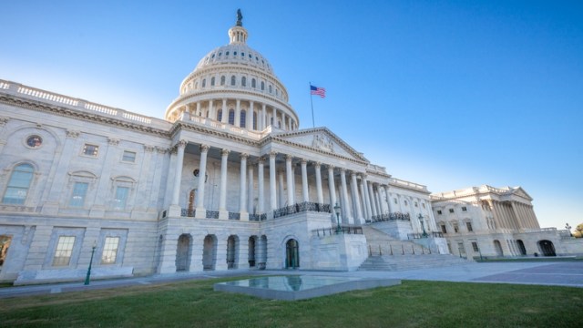 Gedung Capitol, Washington DC menjadi saksi proses pemakzulan Donald Trump yang dilakukan DPR AS. (Foto: Wikipedia)
