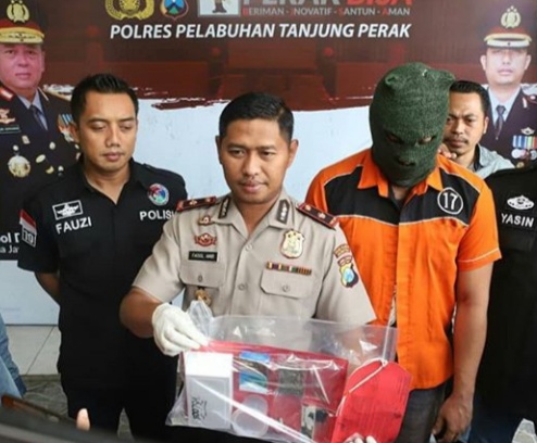 Wakapolres Tanjung Perak, Kompol Faisol Amir saat ungkap kasus beberapa waktu lalu. (Foto: Faiq/ngopibareng.id)
