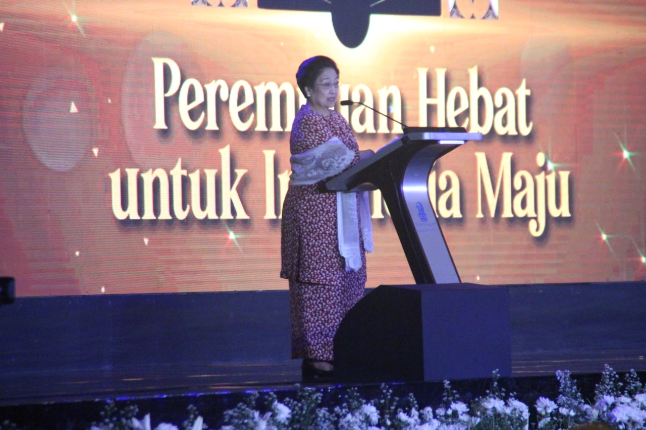 Ketua Dewan Pengarah Badan Pembinaan Ideologi Pancasila (BPIP) Megawati Soekarnoputri dalam peringatan Hari Ibu yang diselenggarakan BPIP di Jakarta, Minggu 22 Desember 2019. (Foto: Dok. BPIP)
