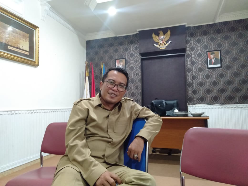 Ketua GP Ansor Malang, Husnul Hakim ketika berada di ruangannya. (Foto: istimewa)