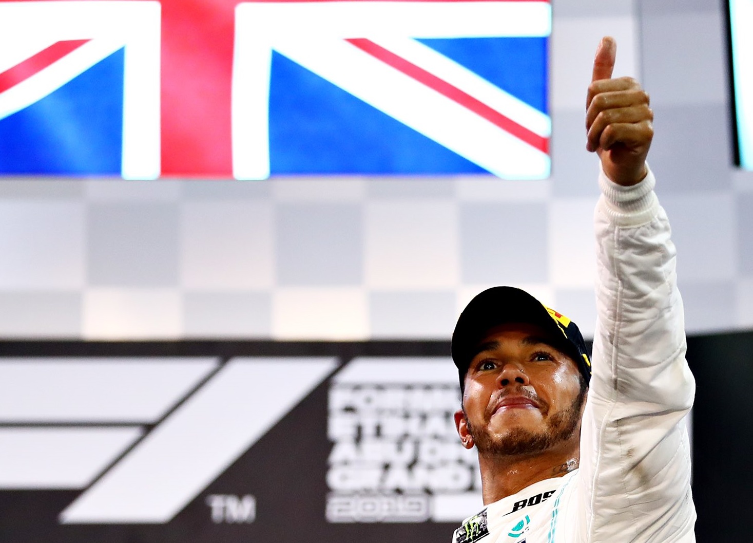 Lewis Hamilton merasa pengalaman dan kemampuan alaminya akan membantunya tetap mendominasi F1 GP 2020. (Foto: Twitter/@LewisHamilton)