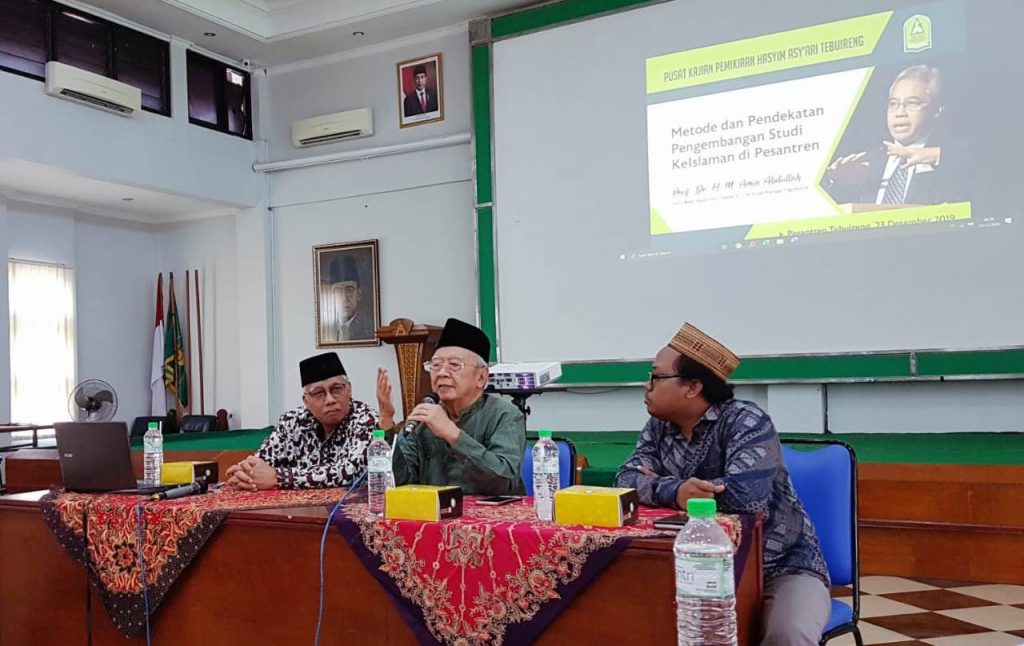 Prof Amin Abdullah bersams Gus Sholah di Pesatren Tebuireng Jombang. (Foto: situs tebuireng.com)