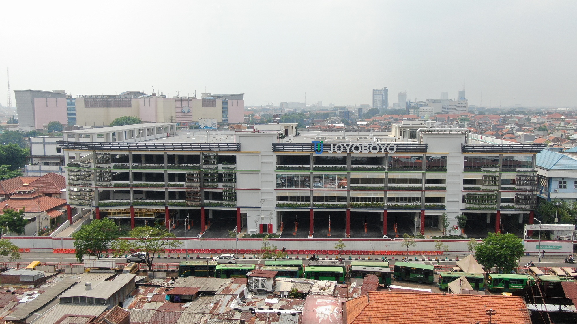 Gedung parkir Terminal Joyoboyo yang akan dioperasikan pada tahun 2020. (Foto: Dok. Dishub Surabaya/ngopibareng.id)