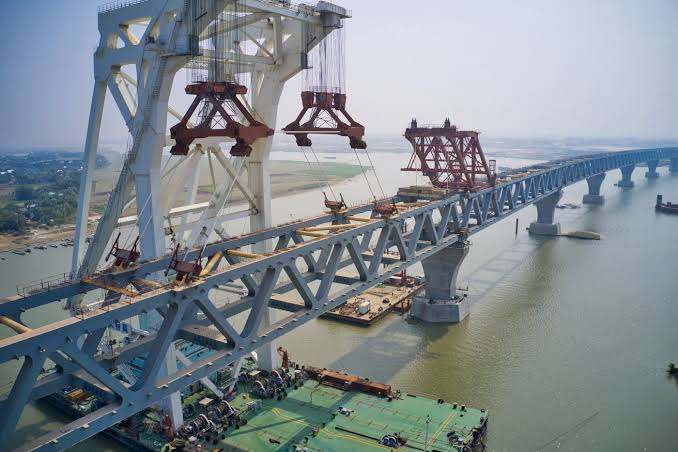 Proyek infrastruktur di antaranya menjadi program Proyek Jalur Sutra Abad 21 atau Belt and Road Initiative (BRI) bagi China. (Foto: Istimewa)