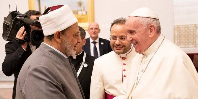 Paus Fransiskus bersama Syeikhul Al-Azhar, Syeikh Ahmad Tayyeb. (Foto: Istimewa)