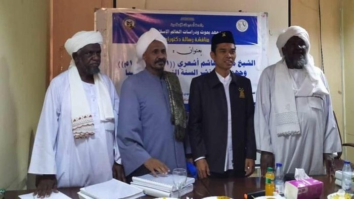 Ustadz Abdul Somad atau UAS sidang promosi doktor di Omdurman Islamic University, Sudan. (Foto: Instagram UAS)