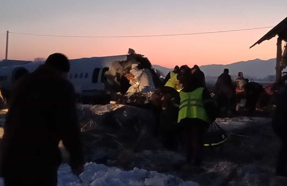 Pesawat milik masakapai Bek Air jatuh di dekat kota Almaty, Kazakhstan. (Foto: Instagram @maral_yerman)
