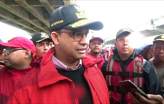 Gubernur DKI Anies Baswedan khawatirkan  air kiriman dari Bogor memperparah banjir di Jakarta. (Foto: Humas DKI )