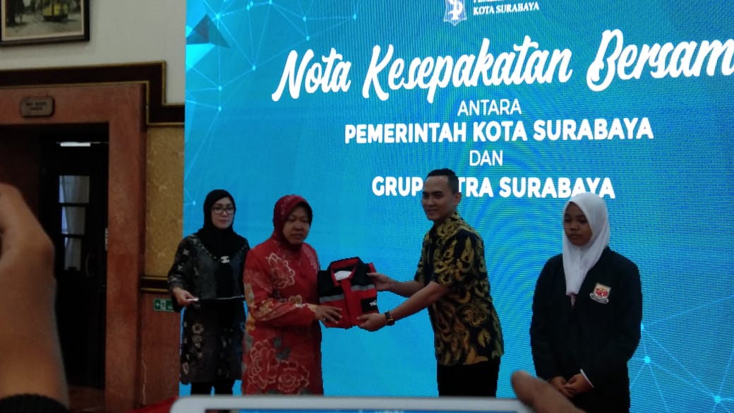 Wali Kota Surabaya Tri Rismaharini saat acara dengan Astra Group. (Foto: Alief/ngopibareng.id)