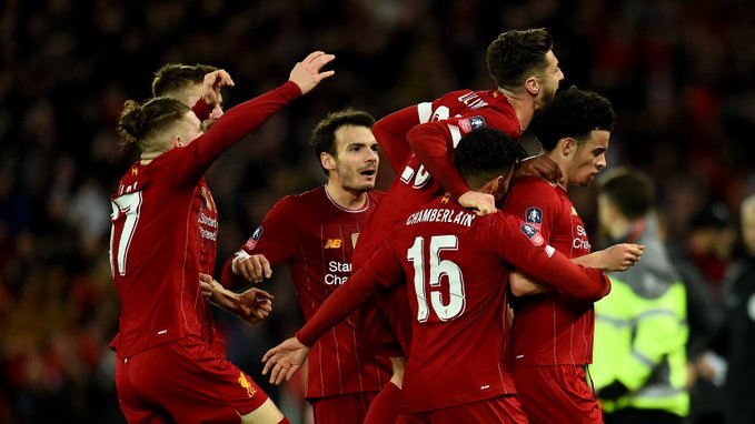 Para pemain Liverpool merayakan gol yang dicetak Curtis Jones. (Foto: Twitter/@LFC)