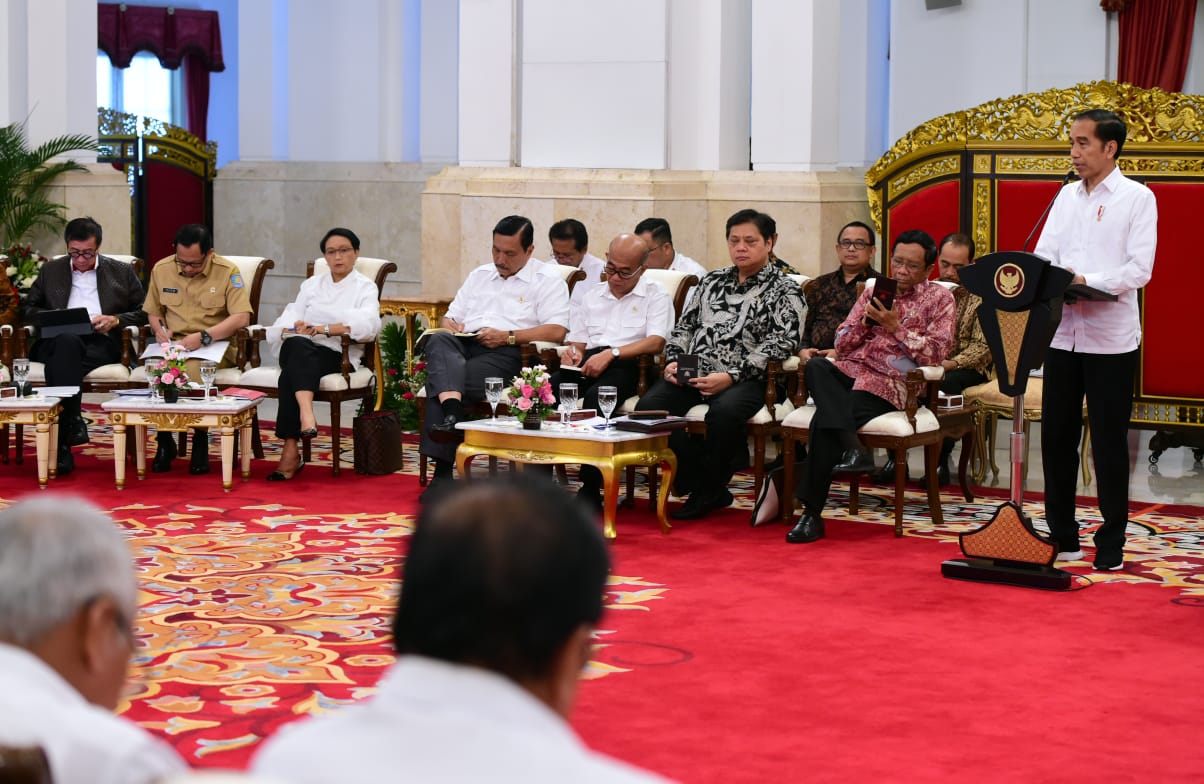 Presiden Joko Widodo gelar rapat kabinet di Istana Negara Senin 6 Januari 2020. (Foto: Setpres)