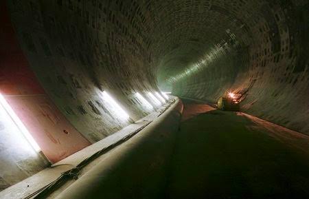 Gorong-gorong raksasa bawah tanah di Tokyo, Jepang.