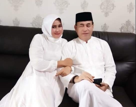 Foto kenangan Zuraida Hanum dengan mendiang suaminya, Hakim Jamaluddin. (Foto: Instagram)