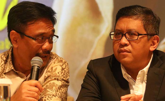 Sekjen PDIP Hasto Kristiyanto (kanan) dan Ketua DPP PDIP Djarot Saiful Hidayat. (Foto:Antara)