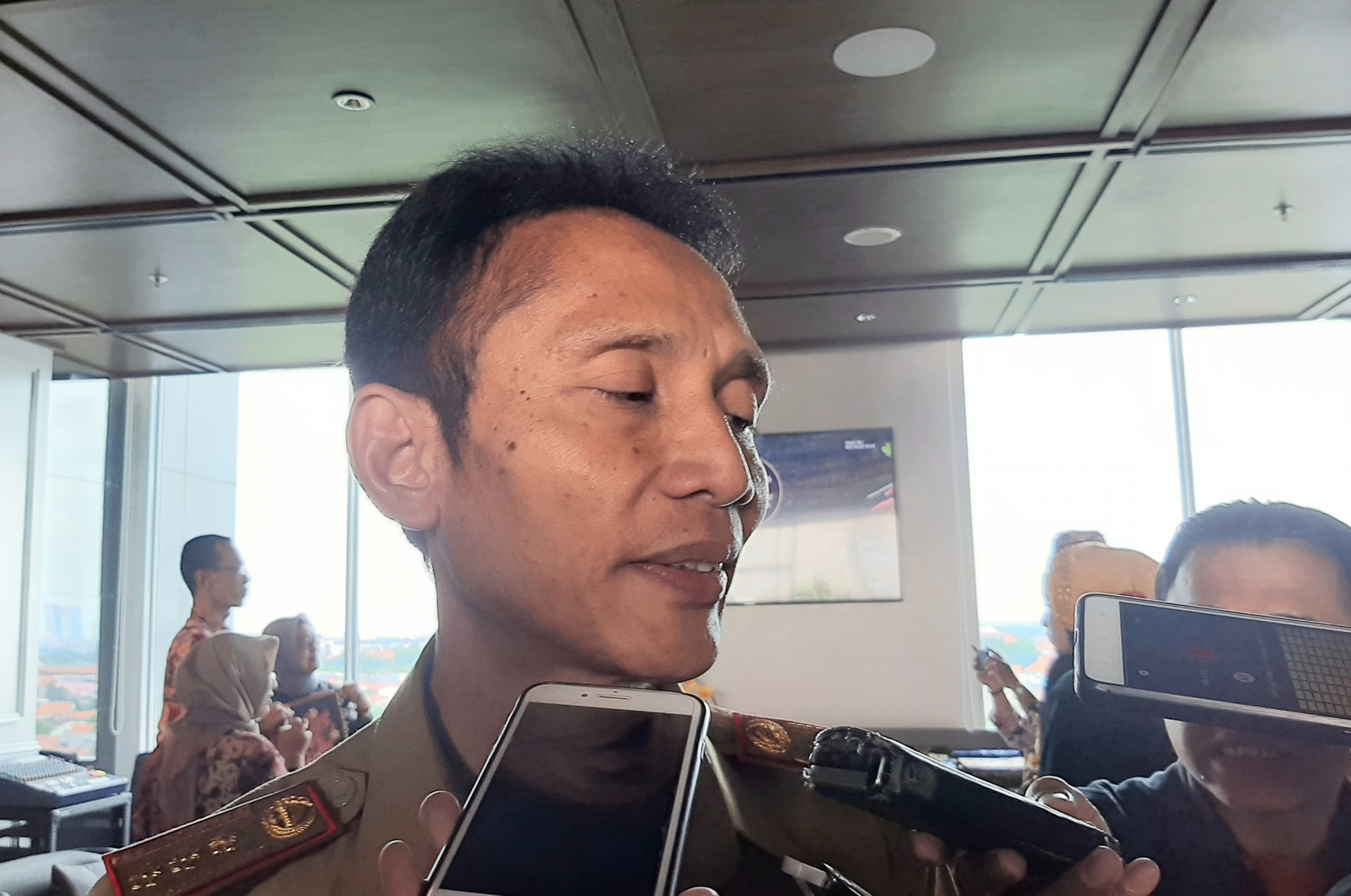 Kepala Bidang Industri Pariwisata Disbudpar Jatim Suriaman  saat ditemuo di Hotel Grand Mercure. (Foto:Pita/Ngopibareng.id)
