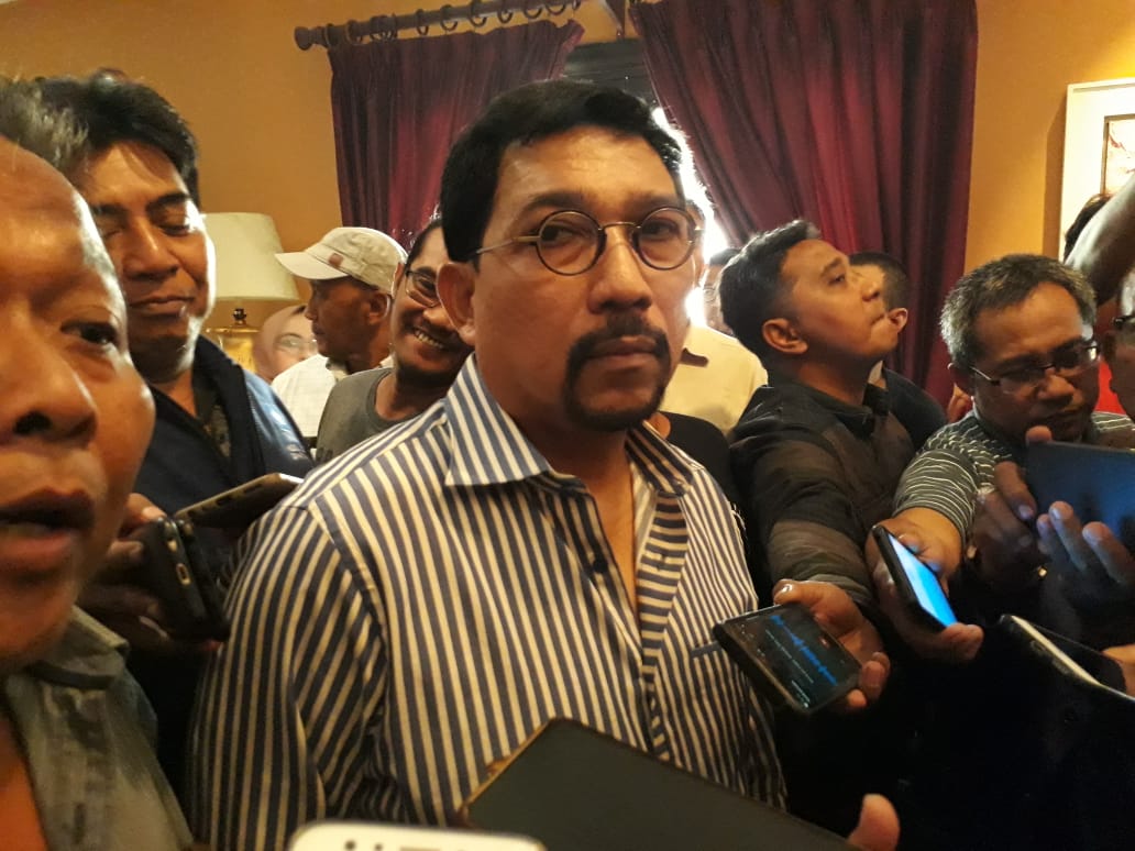 Bakal calon Wali Kota Surabaya, Machfud Arifin saat memberi keterangan kepada awak media. (Foto: Faiq/Ngopibareng.id)