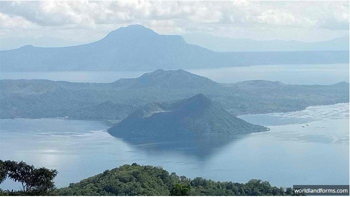 Gunung Taal sebelum meletus (Foto: tribunnews.com)