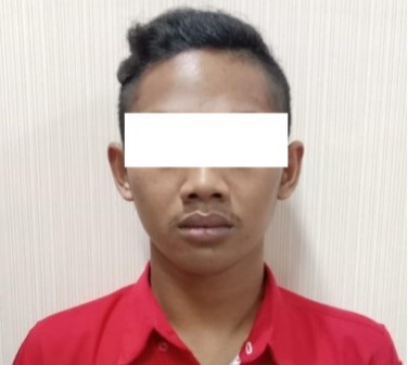 Pelaku MPB saat diperiksa di Mapolrestabes Surabaya. (Foto: Unit PPA Polrestabes Surabaya)