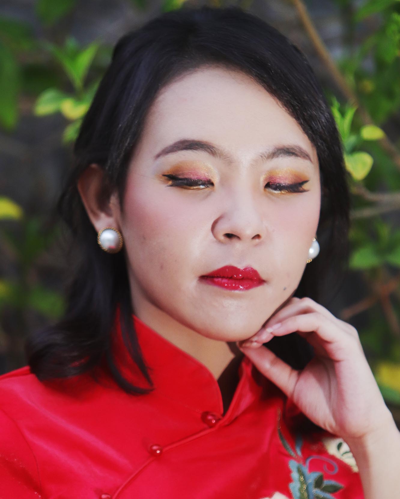 Penganplikasian make up oriental look dengan lipstik merah. (Foto: istimewa)