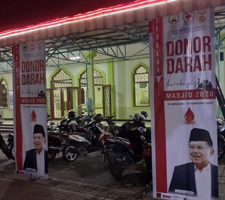 Persiapan sedekah donor darah di Masjid Alhikmah, Kebonsari Tengah, Surabaya. (Foto Istimewa)