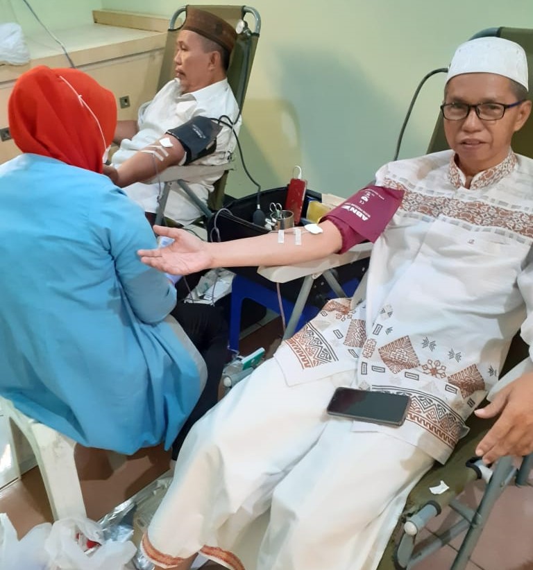 Peserta donor darah DMI Kota Surabaya. (Foto: Arif Afandi/ngopibareng.id) 