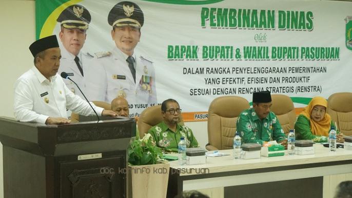 Wakil Bupati Pasuruan KH Mujib Imron saat memberikan sambutan di acara pembinaan dinas. (Foto: Dok Humas) 