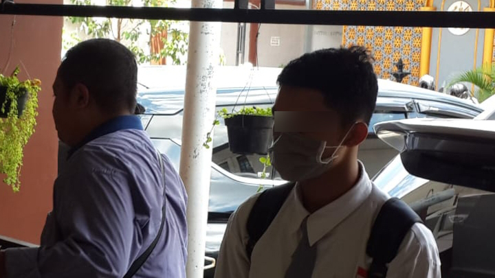 Pelajar ZA setelah menjalani proses sidang di Pengadilan Negeri (PN) Kepanjen, Malang (Foto: istimewa)