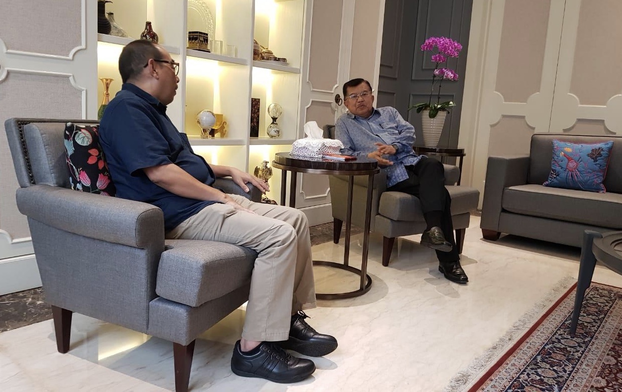 Jusuf Kalla saat wawancara khusus dengan Founder dan CEO ngopibareng Arif Afandi. (Foto: Ngopibareng.id)