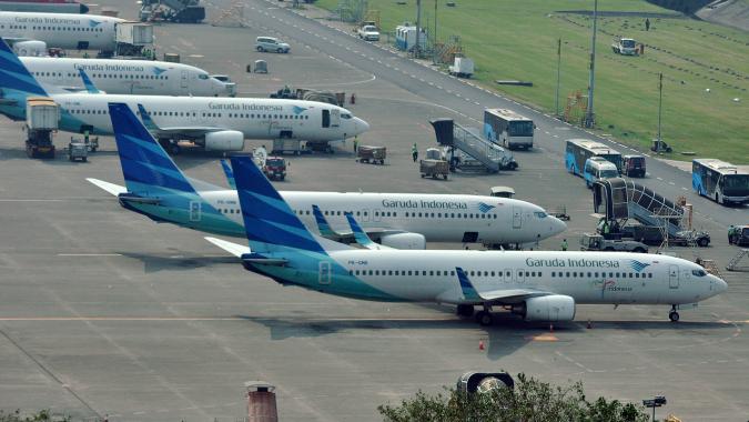 Sejumlah pesawat milik maskapai Garuda Indonesia terparkir di areal Bandara Internasional Soekarno Hatta, Tangerang, Banten. (Foto: Antara/Lucky R)