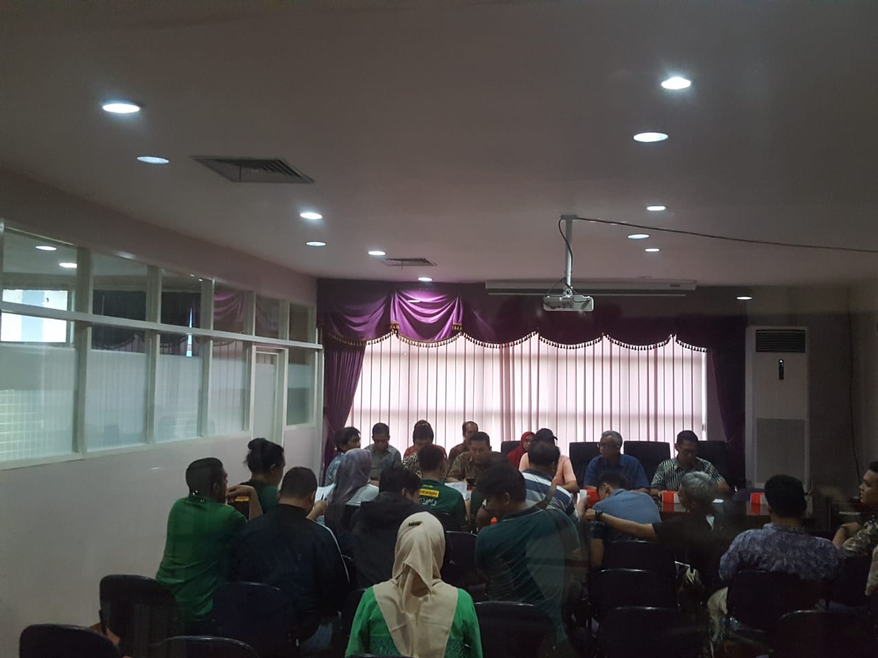 Rapat internal Persebaya dan Pemkot Surabaya. (Foto: Istimewa)