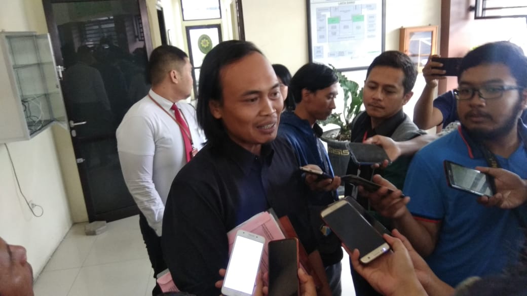 Kuasa hukum ZA, Bakti Reza Hidayat ketika diwawancarai di Pengadilan Negeri, Keoanjen, Malang (Foto: istimewa)