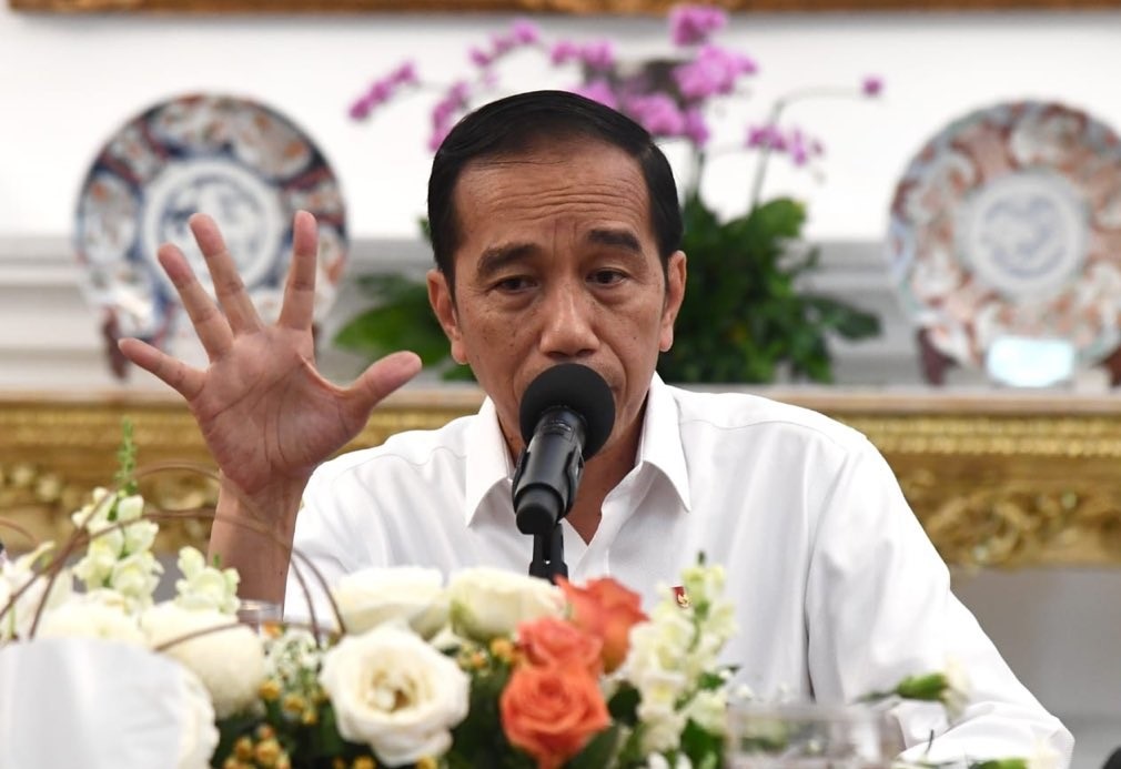 Presiden Jokowi saatmemimpin rapat terbatas. (Foto: BPMI)