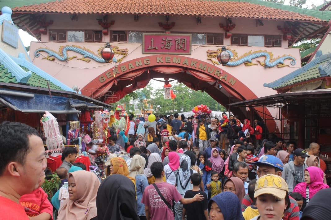 Pengunjung di KampungChina Gunung Putri membludak di Perayaan Tahun Baru Imlek 2020. (Foto: Asmanu/ngopibareng.id)