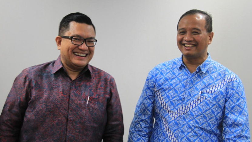 Donny Andy Saragih (kiri) sempat menjadi Direktur Utama PT Transportasi Jakarta alias TransJakarta selama empat hari, menggantikan Agung Wicaksono. (Foto: Dok. TransJakarta)
