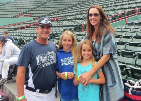 Keluarga pelatih baseball John Altobelli. (Foto: Twitter)