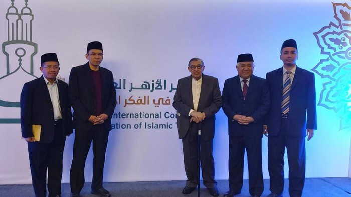 Cendekiawan muslim Indonesia Prof Quraish Shihab mendapat anugerah tingkat pertama bidang ilmu pengetahuan dan seni dari pemerintahan Mesir. (Foto: Dok. Pusat Studi Alquran atau PSQ) 