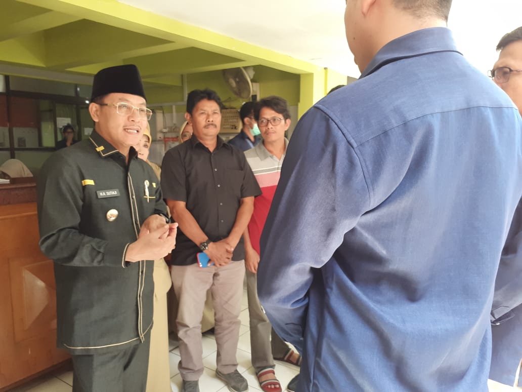 Wali Kota Malang, Sutiaji saat mengunjungi SMPN 16 Malang. (Foto: Theo/ngopibareng.id)